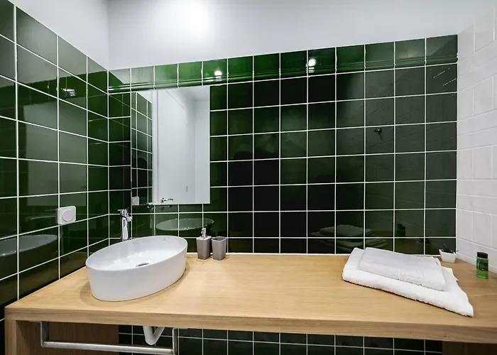 Stylish Apartments-1878 House Apartment